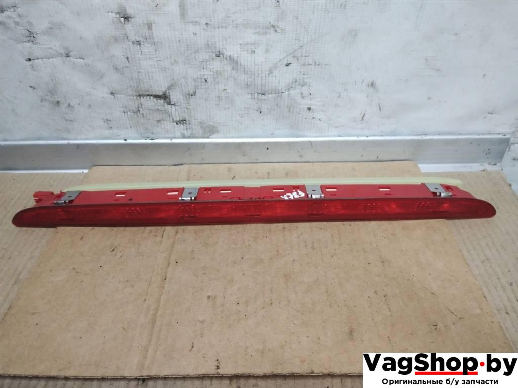 стоп-сигнал Volkswagen Touareg 2 поколение 2012, 3.6 л., FSI, CGR, бензин, АКПП, серебро, внедорожник 5 дв., полный привод, 7P6945087A - фото №1