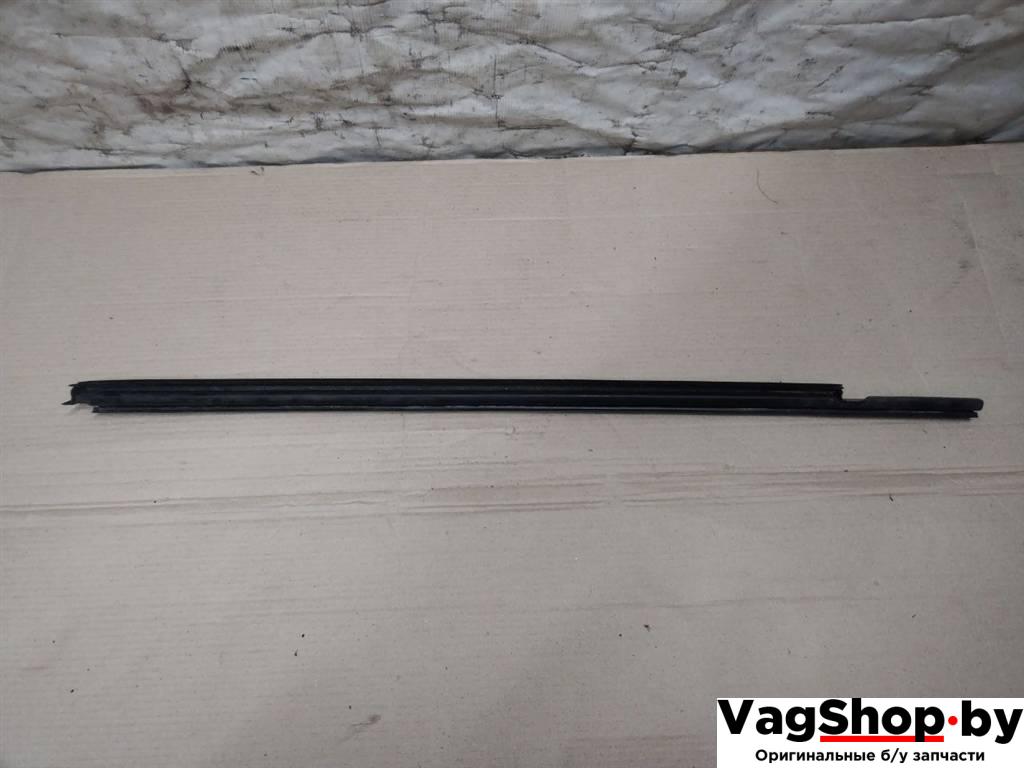 уплотнитель двери Volkswagen Touareg 2 поколение 2012, 3.6 л., FSI, CGR, бензин, АКПП, серебро, внедорожник 5 дв., полный привод, 7P0837471C - фото №1