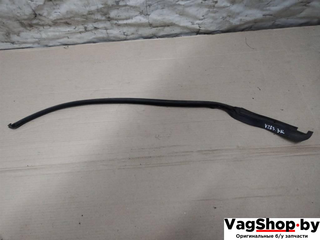 уплотнитель двери Volkswagen Touareg 2 поколение 2012, 3.6 л., FSI, CGR, бензин, АКПП, серебро, внедорожник 5 дв., полный привод, 7P6839718A - фото №1