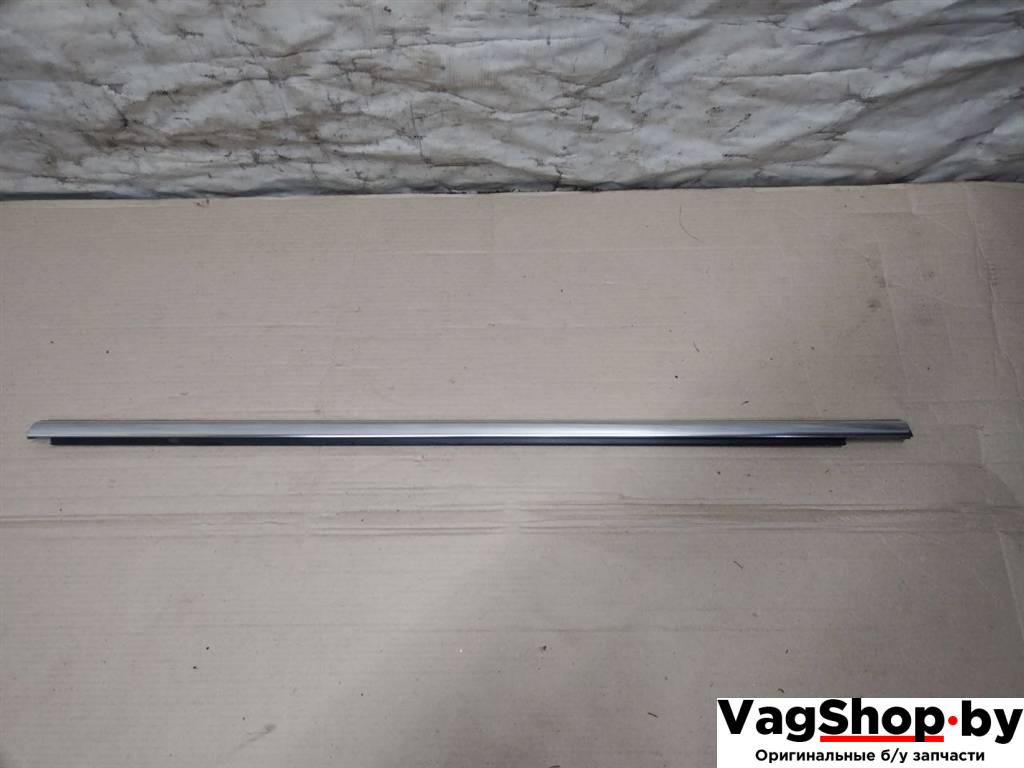 уплотнитель двери Volkswagen Touareg 2 поколение 2012, 3.6 л., FSI, CGR, бензин, АКПП, серебро, внедорожник 5 дв., полный привод, 7P0839476F7Z7 - фото №1