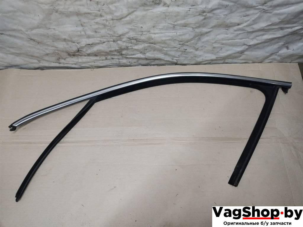 направляющая стекла Volkswagen Touareg 2 поколение 2012, 3.6 л., FSI, CGR, бензин, АКПП, серебро, внедорожник 5 дв., полный привод, 7P0837431H - фото №1