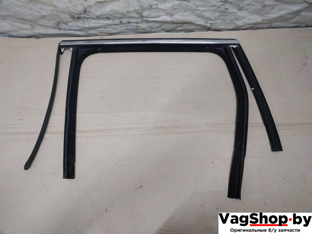 направляющая стекла Volkswagen Touareg 2 поколение 2012, 3.6 л., FSI, CGR, бензин, АКПП, серебро, внедорожник 5 дв., полный привод - фото №1