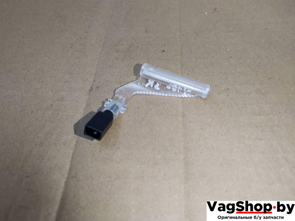 фонарь салона (плафон) Volkswagen Touareg 2 поколение 2012, 3.6 л., FSI, CGR, бензин, АКПП, серебро, внедорожник 5 дв., полный привод, 4B0919063A - фото №1