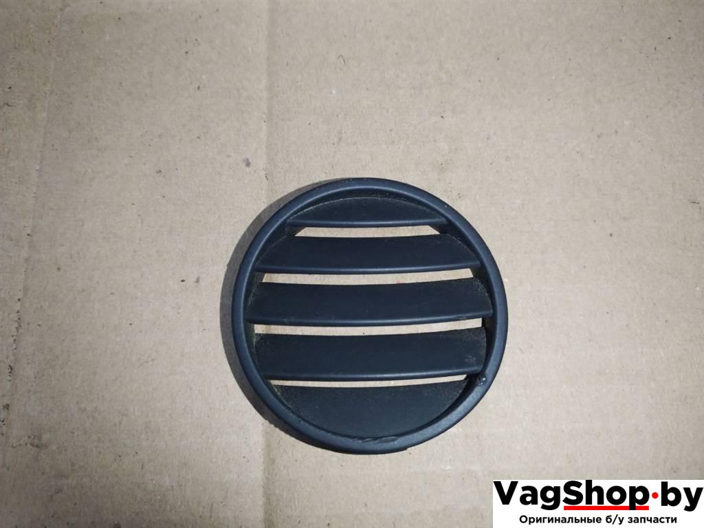 дефлектор обдува салона Volkswagen Touareg 2 поколение 2012, 3.6 л., FSI, CGR, бензин, АКПП, серебро, внедорожник 5 дв., полный привод, 7P6819706 - фото №1