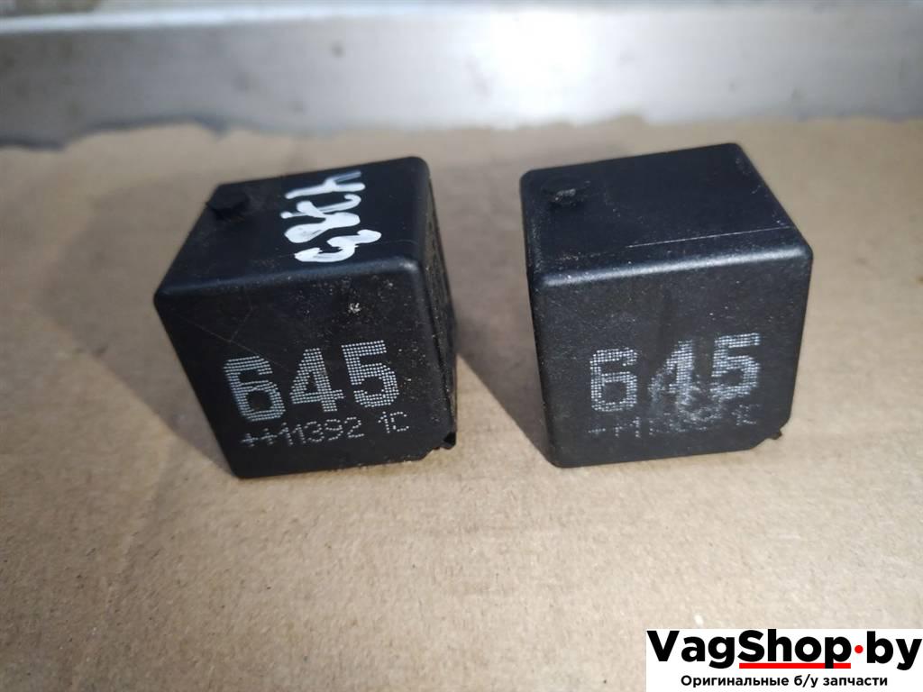 реле (прочие) Volkswagen Touareg 2 поколение 2012, 3.6 л., FSI, CGR, бензин, АКПП, серебро, внедорожник 5 дв., полный привод, 645, 4H0951253A - фото №1