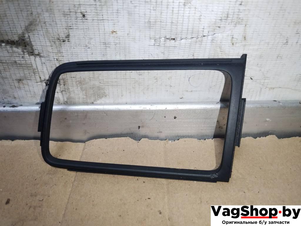 накладка на торпедо (консоль) Volkswagen Touareg 2 поколение 2012, 3.6 л., FSI, CGR, бензин, АКПП, серебро, внедорожник 5 дв., полный привод, 7P1819577D - фото №1