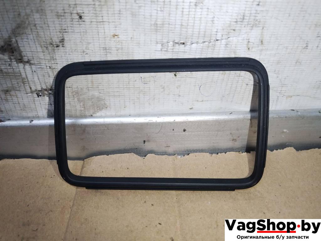 накладка на торпедо (консоль) Volkswagen Touareg 2 поколение 2012, 3.6 л., FSI, CGR, бензин, АКПП, серебро, внедорожник 5 дв., полный привод, 7P1819573B - фото №1