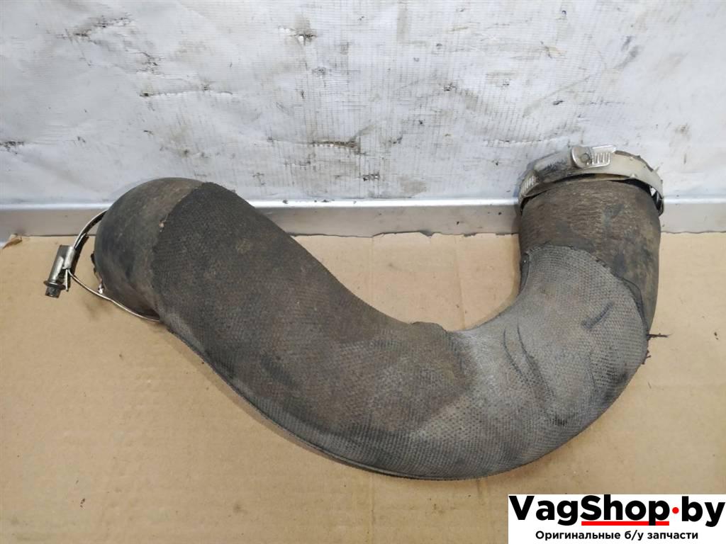 патрубок интеркулера Audi Q5 8R 2011, 3.0 л., TDi, CCW, дизель, АКПП, серый, внедорожник 5 дв., полный привод, 8R0145709J - фото №1