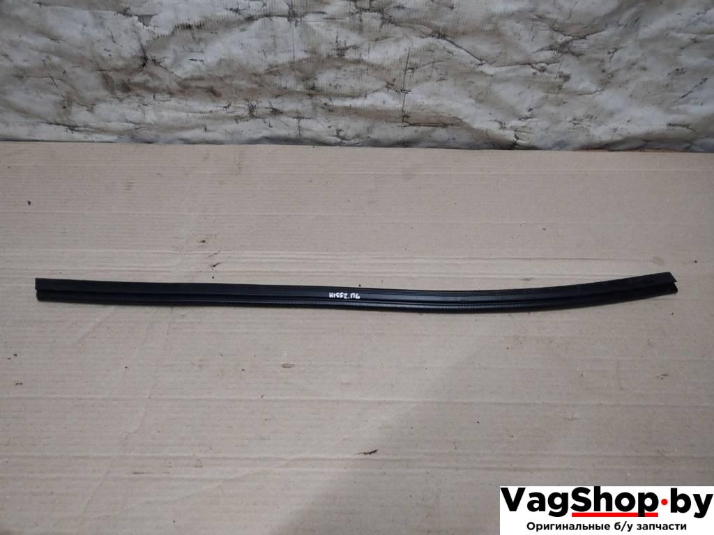 уплотнитель двери Audi Q5 8R 2011, 3.0 л., TDi, CCW, дизель, АКПП, серый, внедорожник 5 дв., полный привод, 8R0837479B - фото №1