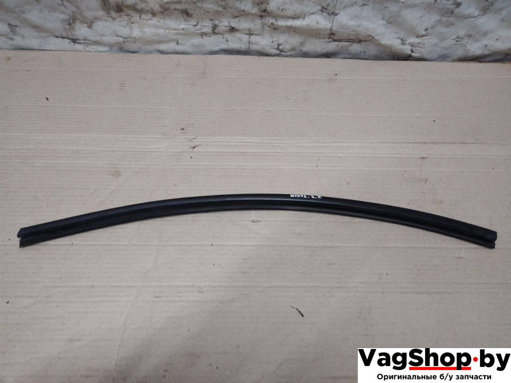 уплотнитель двери Audi Q5 8R 2011, 3.0 л., TDi, CCW, дизель, АКПП, серый, внедорожник 5 дв., полный привод, 8R0839480B - фото №1