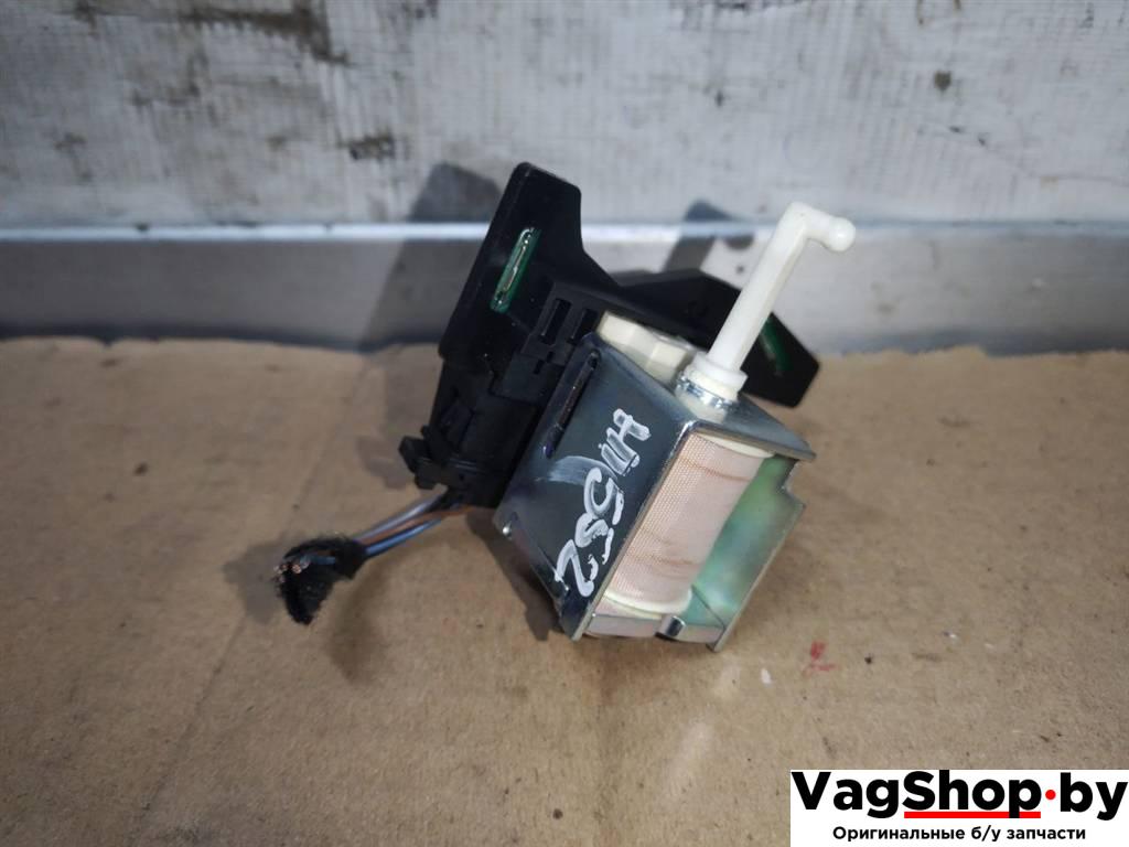 Клапан электромагнитный КПП (клапан ШИМ) Audi Q5 8R 2011, 3.0 л., TDi, CCW, дизель, АКПП, серый, внедорожник 5 дв., полный привод, 4F0927353C - фото №1