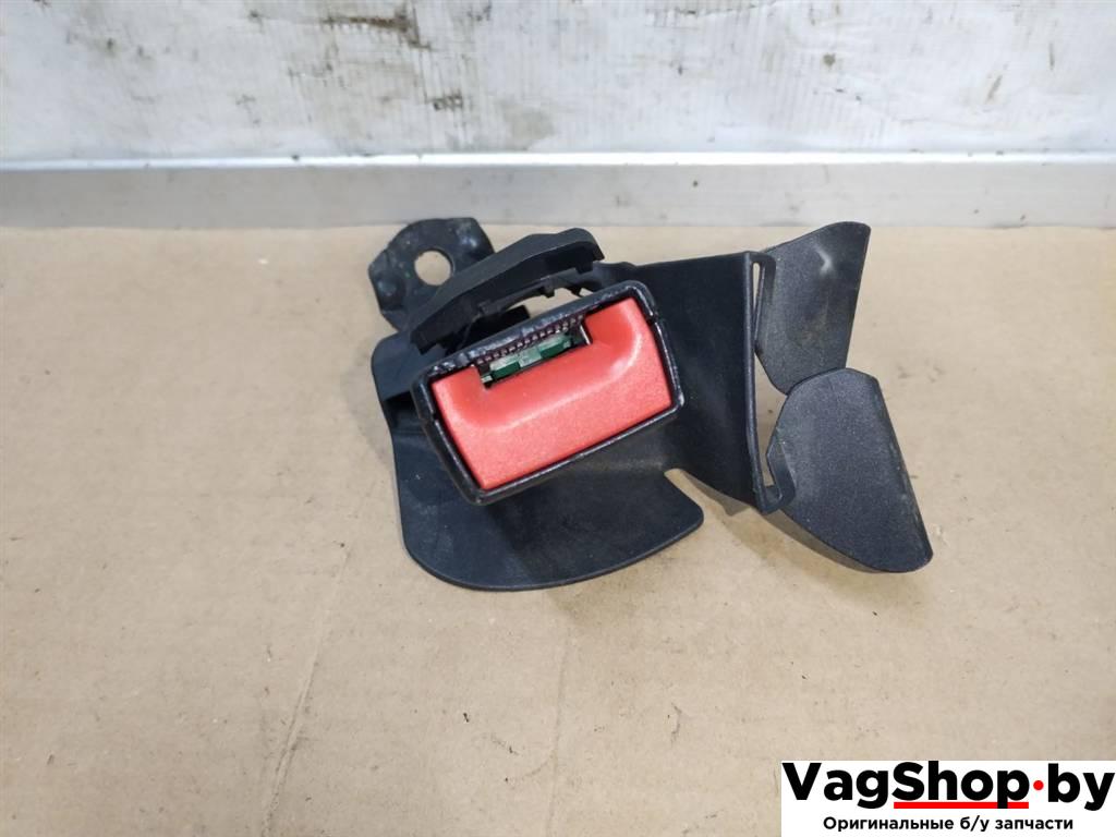 замок ремня безопасности Audi A4 B8/8K 2010, 2.7 л., TDi, CGK, дизель, МКПП, белый, седан, передний привод, 8K0857740AC, 8K0857798 - фото №1