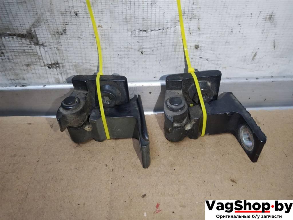 петля двери Audi Q5 8R 2011, 3.0 л., TDi, CCW, дизель, АКПП, серый, внедорожник 5 дв., полный привод, 8K0831402E - фото №1