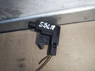 выключатель концевой (концевик) Volkswagen Caddy 3 поколение [рестайлинг] 2012, 2.0 л., TDi, CFH, дизель, МКПП, белый, минивэн, передний привод, 1J0947561C