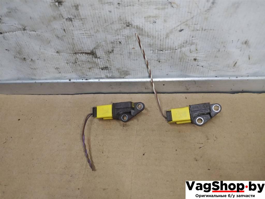 датчик удара Audi A4 B8/8K 2010, 2.7 л., TDi, CGK, дизель, МКПП, белый, седан, передний привод, 8K0959651, 8K0973323R - фото №1