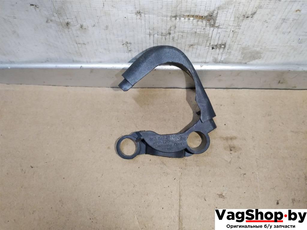 накладка декоративная Audi A4 B8/8K 2010, 2.7 л., TDi, CGK, дизель, МКПП, белый, седан, передний привод, 8K5827207C - фото №1