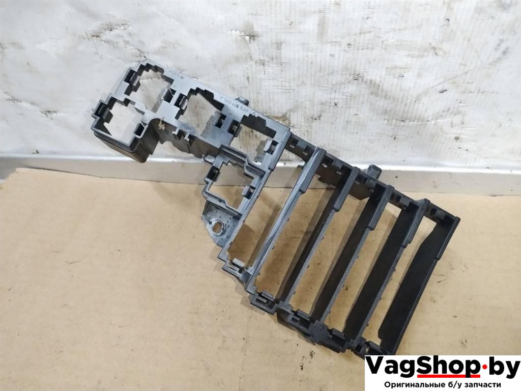 кронштейн (крепление) Audi A4 B8/8K 2010, 2.7 л., TDi, CGK, дизель, МКПП, белый, седан, передний привод, 8K0971845A - фото №1