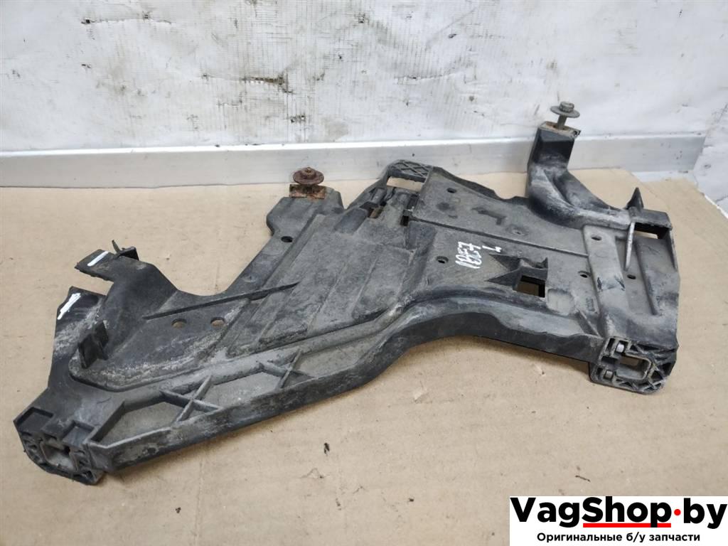 крепление фары левой Audi A4 B8/8K 2010, 2.7 л., TDi, CGK, дизель, МКПП, белый, седан, передний привод, 1301073033 - фото №1