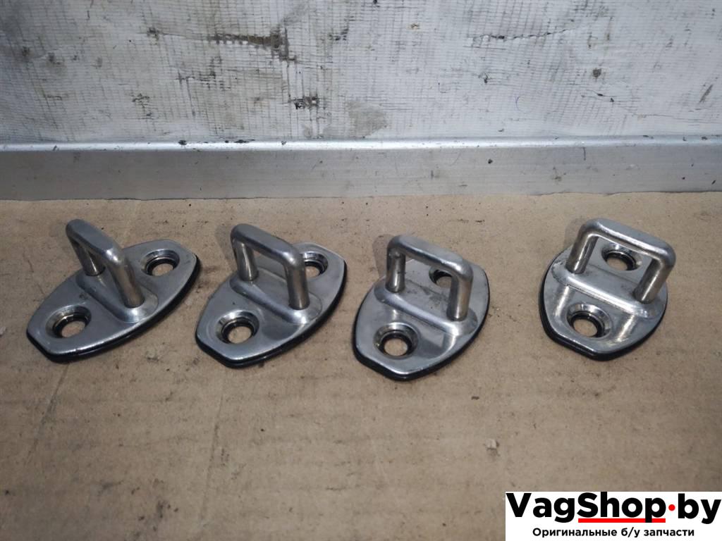 ответная часть (скоба) замка двери Audi A4 B8/8K 2010, 2.7 л., TDi, CGK, дизель, МКПП, белый, седан, передний привод, 8T0837033 - фото №1