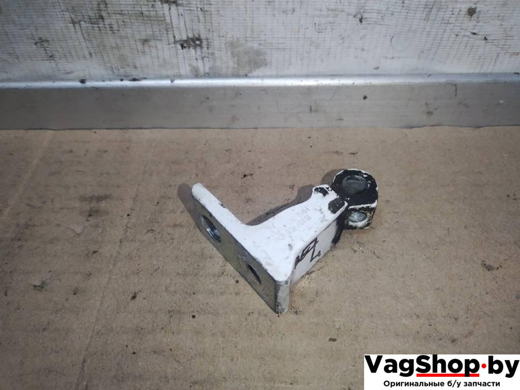 петля двери Audi A4 B8/8K 2010, 2.7 л., TDi, CGK, дизель, МКПП, белый, седан, передний привод, 8K0831401B - фото №1