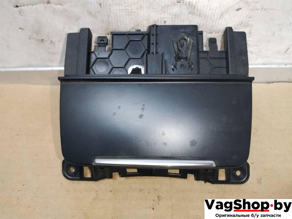 пепельница Audi A4 B8/8K 2010, 2.7 л., TDi, CGK, дизель, МКПП, белый, седан, передний привод, 8K0857951, 8K0857965 - фото №1