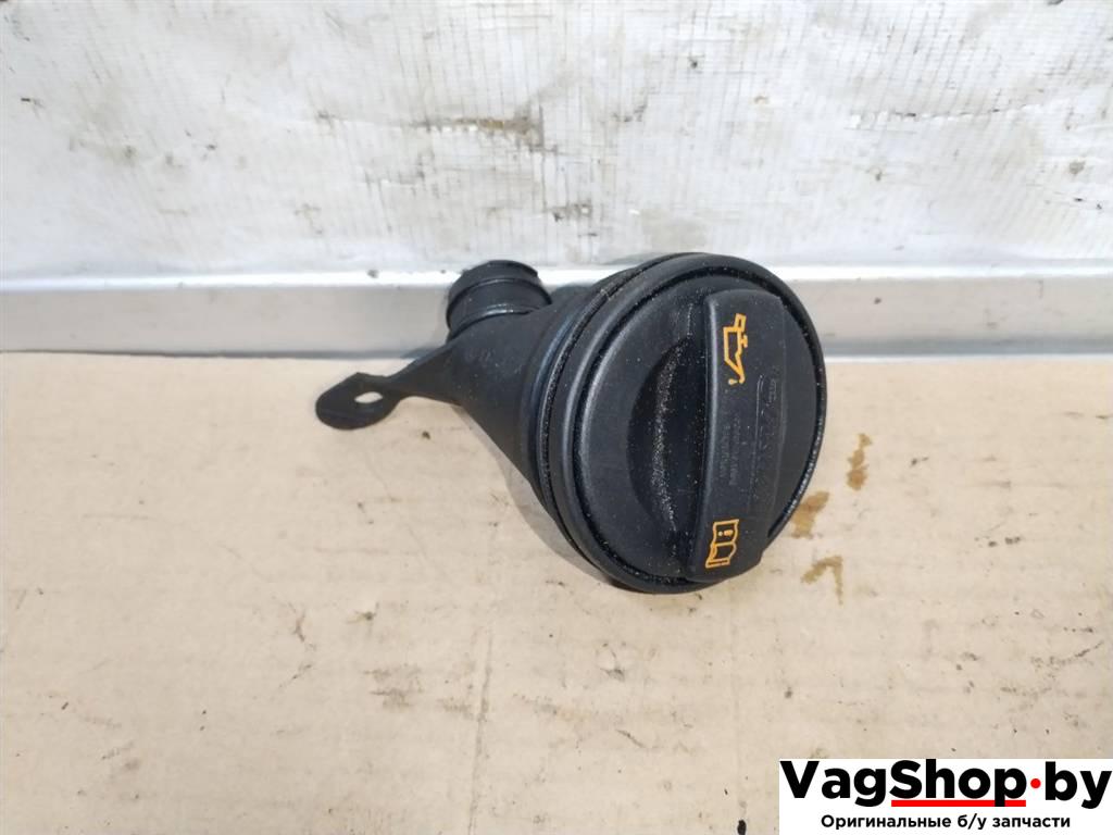 маслозаливная горловина Audi A4 B8/8K 2010, 2.7 л., TDi, CGK, дизель, МКПП, белый, седан, передний привод, 059103482D - фото №1