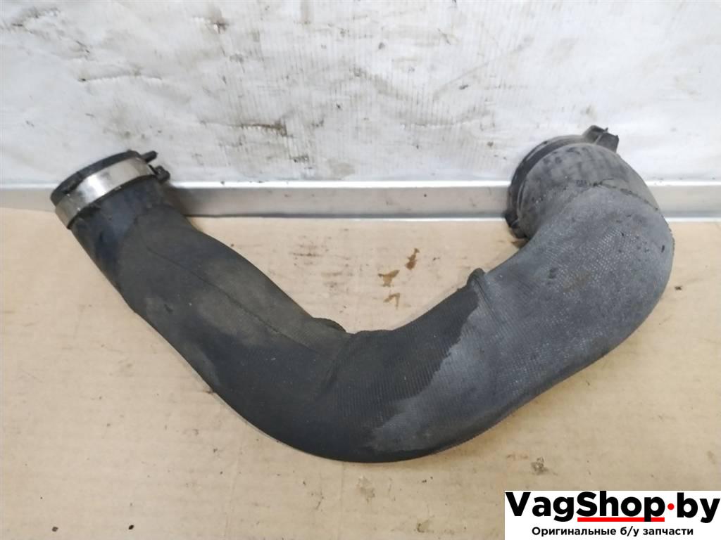 патрубок интеркулера Audi A4 B8/8K 2010, 2.7 л., TDi, CGK, дизель, МКПП, белый, седан, передний привод, 8K0145738AC - фото №1