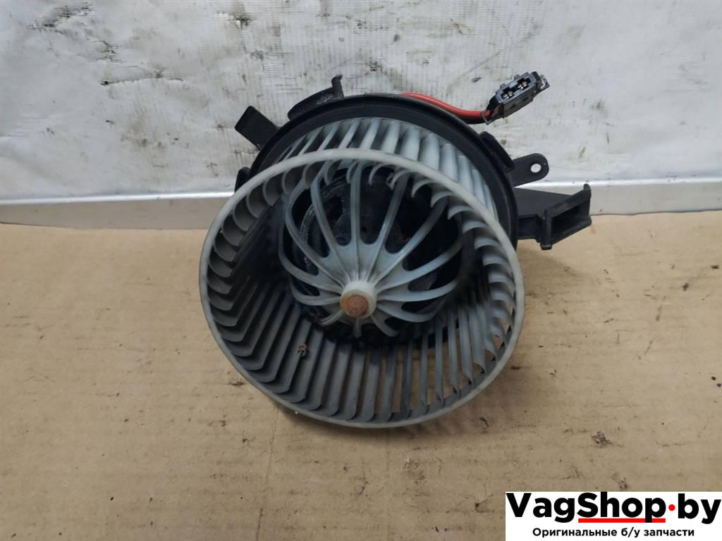моторчик печки Audi A4 B8/8K 2010, 2.7 л., TDi, CGK, дизель, МКПП, белый, седан, передний привод - фото №1