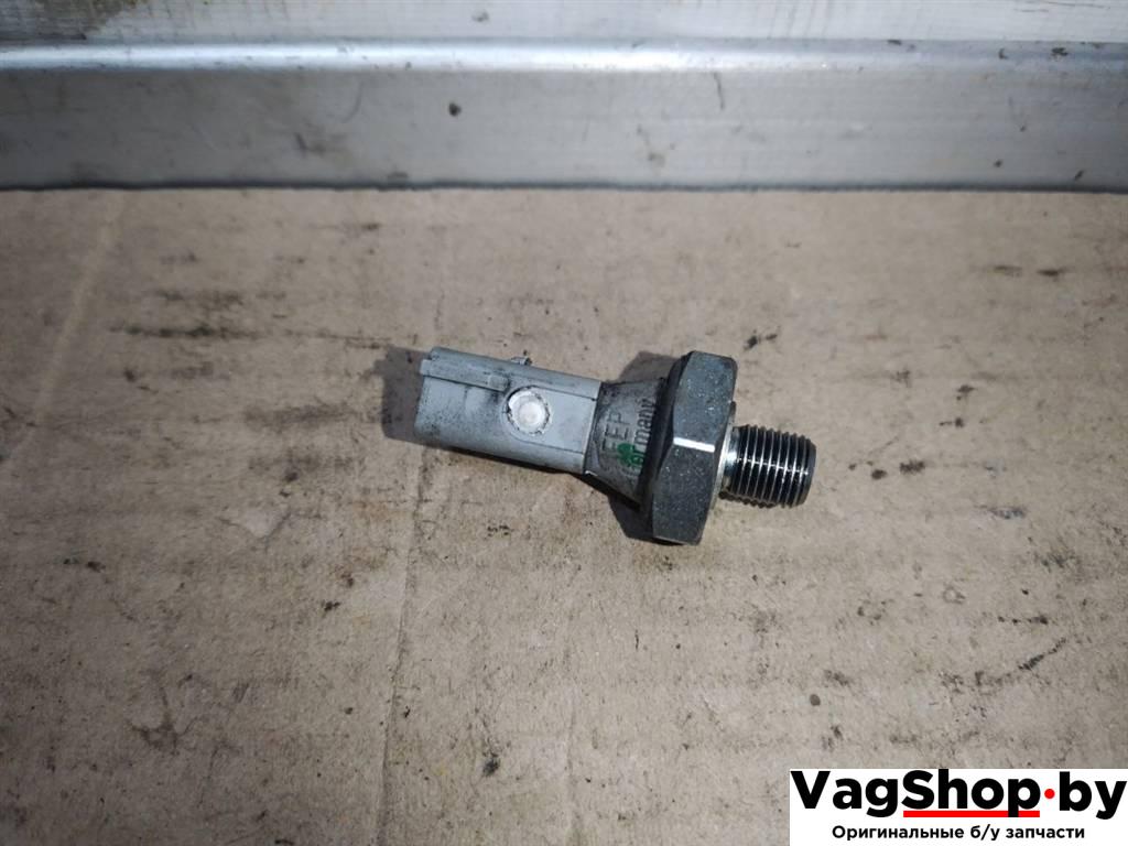 датчик давления масла Audi A4 B8/8K 2010, 2.7 л., TDi, CGK, дизель, МКПП, белый, седан, передний привод, 059919081F - фото №1