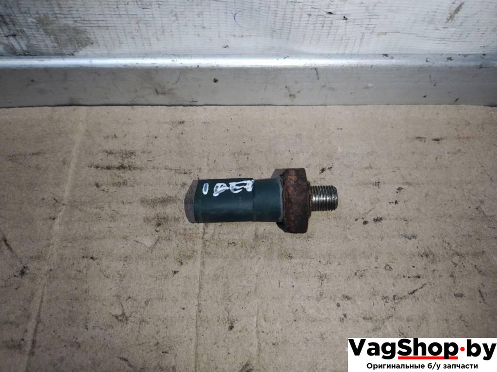 датчик давления масла Audi A4 B8/8K 2010, 2.7 л., TDi, CGK, дизель, МКПП, белый, седан, передний привод, 059919081D - фото №1