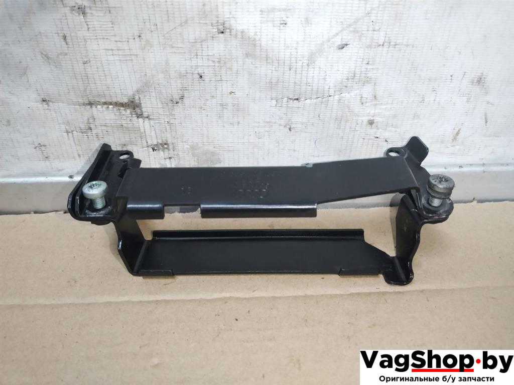 кронштейн (крепление) Audi A4 B8/8K 2010, 2.7 л., TDi, CGK, дизель, МКПП, белый, седан, передний привод, 8E0907411J, 8E0907500J - фото №1