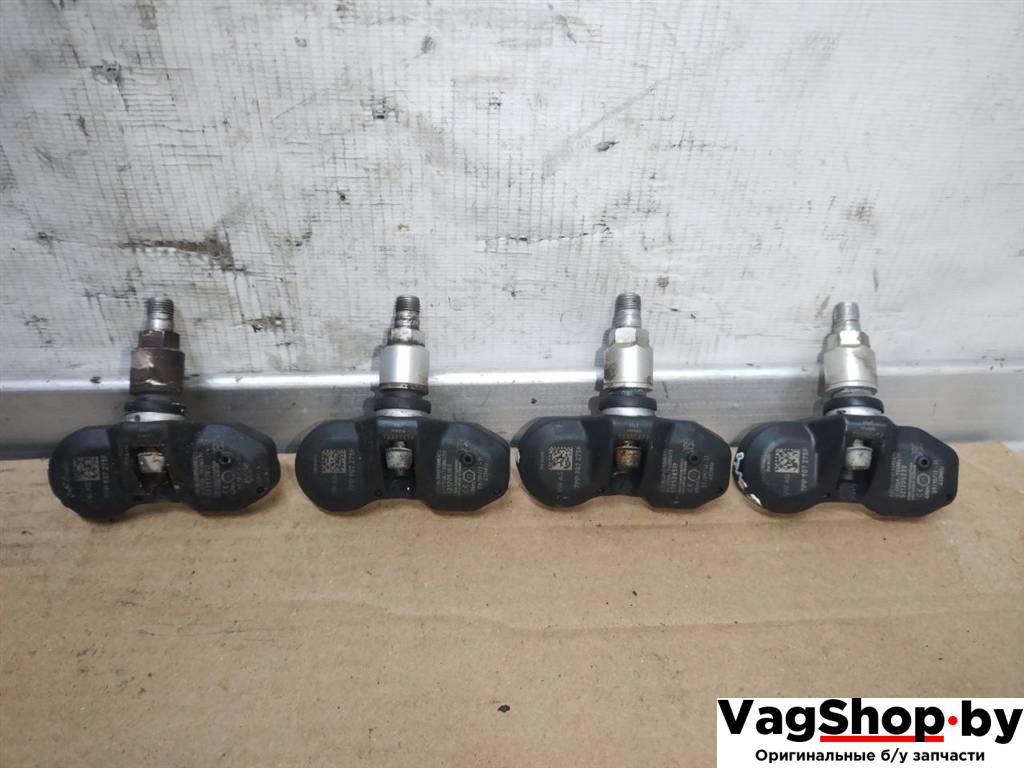 датчик давления в шине Volkswagen Touareg 2 поколение 2014, 3.6 л., FSI, CGR, бензин, АКПП, синий, внедорожник 5 дв., полный привод, 7PP907275F - фото №1