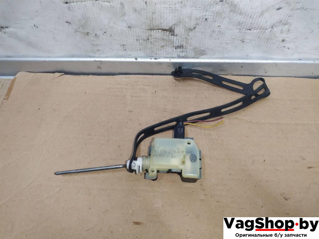 активатор замка крышки топливного бака Porsche Panamera 970 2011, 3.6 л., i, M 46.40, бензин, АКПП, черный, хетчбэк 5 дв., полный привод, 97020186200, 7L5810773A - фото №1