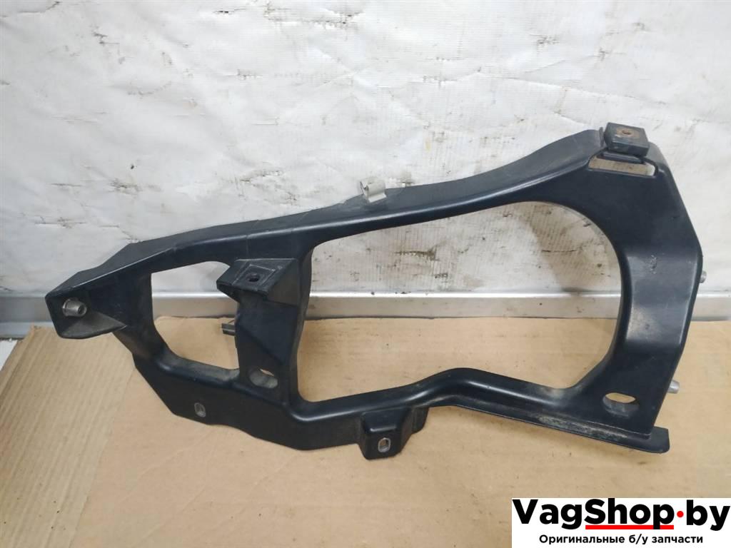 крепление фары левой Volkswagen Touareg 2 поколение 2014, 3.6 л., FSI, CGR, бензин, АКПП, синий, внедорожник 5 дв., полный привод, 7P6806509 - фото №1