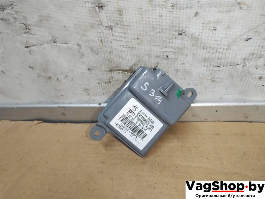 блок управления сиденьем Volkswagen Touareg 2 поколение 2014, 3.6 л., FSI, CGR, бензин, АКПП, синий, внедорожник 5 дв., полный привод, 7P6959339 - фото №1