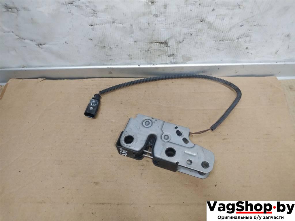 замок капота Porsche Panamera 970 2011, 3.6 л., i, M 46.40, бензин, АКПП, черный, хетчбэк 5 дв., полный привод, 1K1823509E - фото №1