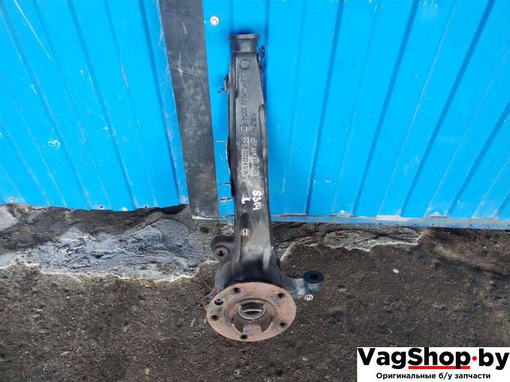 кулак поворотный левый Volkswagen Touareg 2 поколение 2014, 3.6 л., FSI, CGR, бензин, АКПП, синий, внедорожник 5 дв., полный привод, 7P6407245A - фото №1