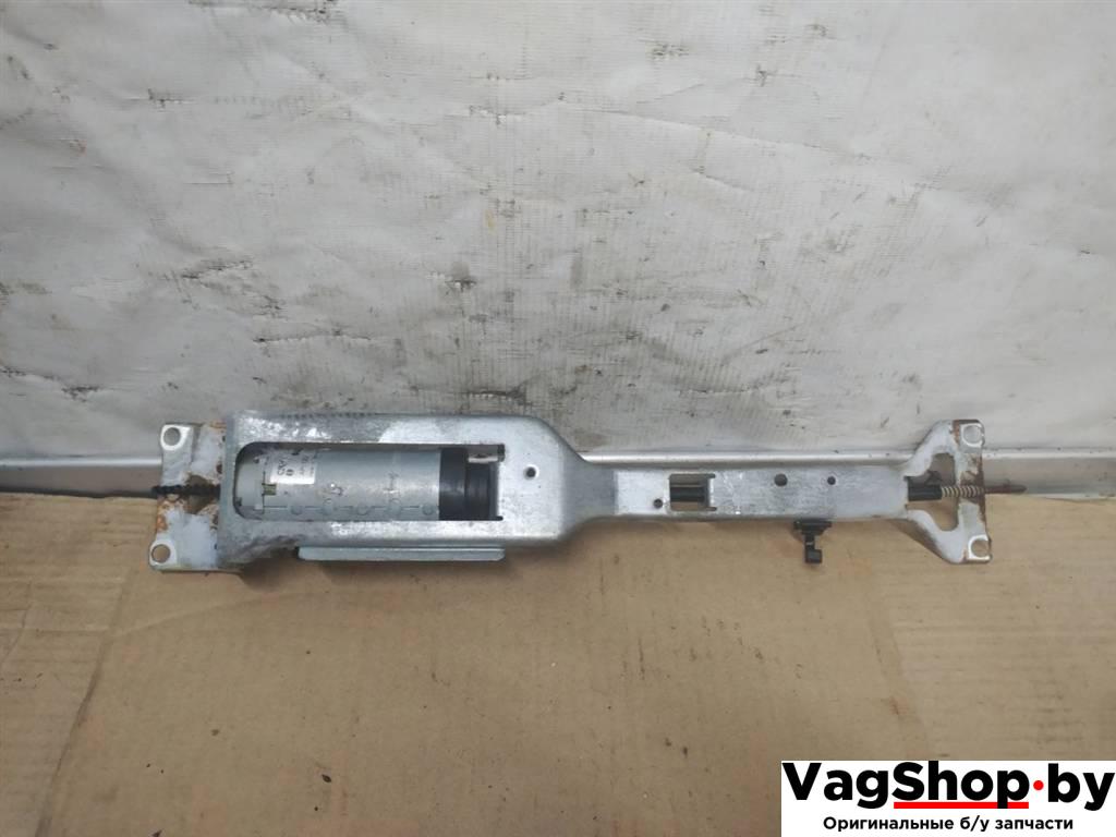 моторчик регулировки сиденья Porsche Panamera 970 2011, 3.6 л., i, M 46.40, бензин, АКПП, черный, хетчбэк 5 дв., полный привод, 0130002626 - фото №1