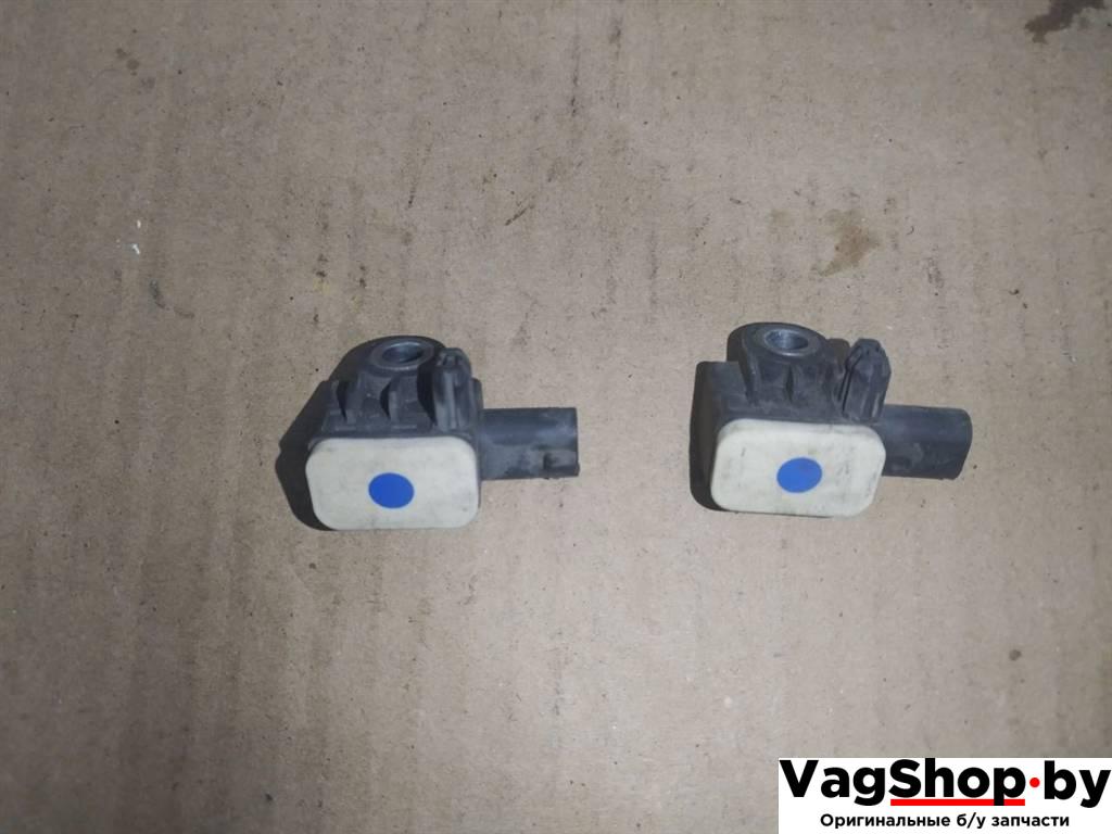датчик удара Volkswagen Touareg 2 поколение 2014, 3.6 л., FSI, CGR, бензин, АКПП, синий, внедорожник 5 дв., полный привод, 7P0959651 - фото №1