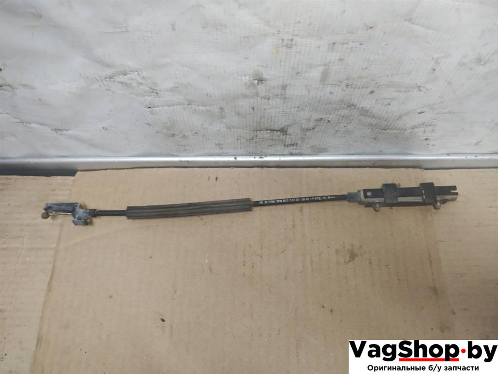 трос капота Volkswagen Touareg 2 поколение 2014, 3.6 л., FSI, CGR, бензин, АКПП, синий, внедорожник 5 дв., полный привод, 7P6823531B - фото №1