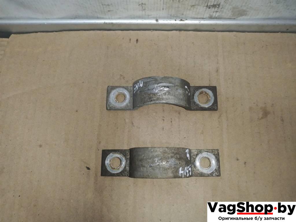 крепление стабилизатора / втулки стабилизатора Volkswagen Touareg 2 поколение 2014, 3.6 л., FSI, CGR, бензин, АКПП, синий, внедорожник 5 дв., полный привод, 7L8511418 - фото №1