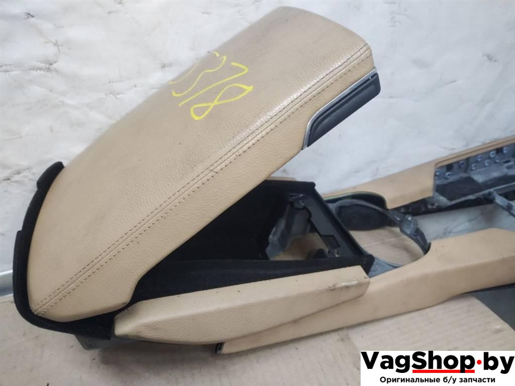 подлокотник Porsche Panamera 970 2011, 3.6 л., i, M 46.40, бензин, АКПП, черный, хетчбэк 5 дв., полный привод, 97055311100 - фото №1