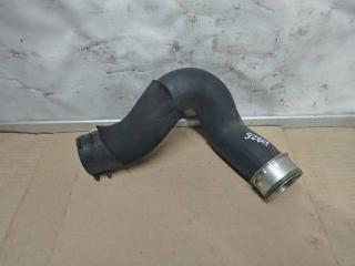 патрубок интеркулера Volkswagen Touareg 1 поколение [рестайлинг] 2009, 3.0 л., TDi, BKS, дизель, АКПП, серый, внедорожник 5 дв., полный привод, 7L6145738A