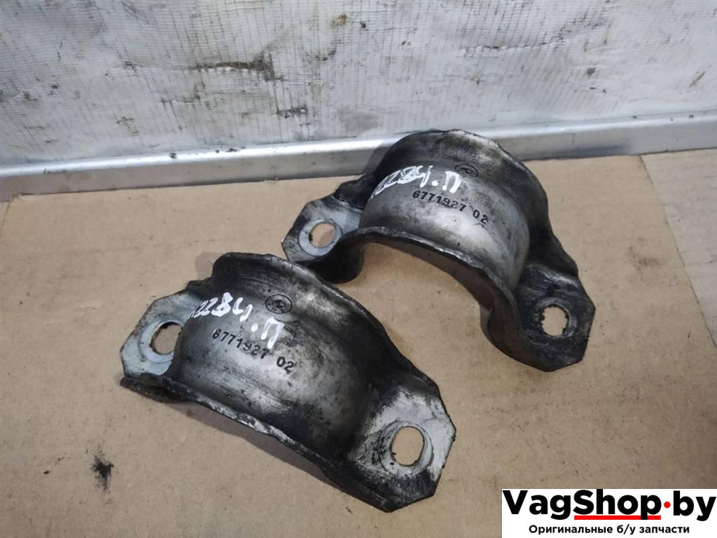 крепление стабилизатора / втулки стабилизатора BMW X5 E70 2008, 3.5 л., TDi, 306D5, дизель, АКПП, серый, внедорожник 5 дв., полный привод, правый руль - фото №1