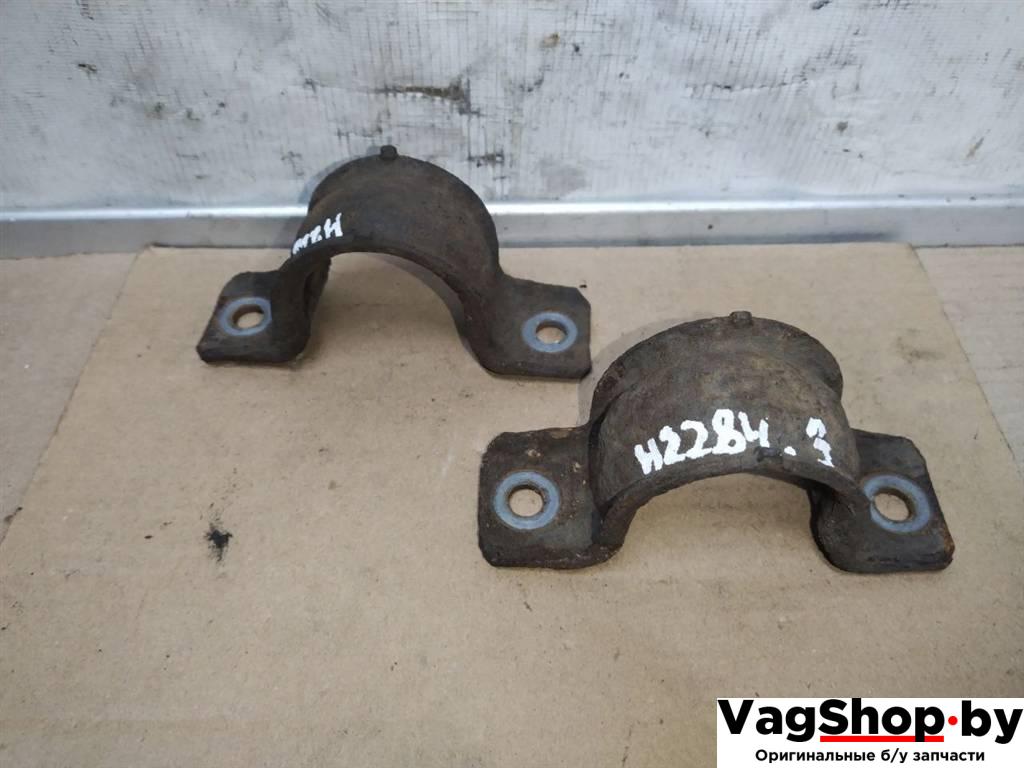 крепление стабилизатора / втулки стабилизатора BMW X5 E70 2008, 3.5 л., TDi, 306D5, дизель, АКПП, серый, внедорожник 5 дв., полный привод, правый руль, 677193602 - фото №1