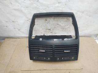 дефлектор обдува салона Volkswagen Touareg 1 поколение [рестайлинг] 2009, 3.0 л., TDi, BKS, дизель, АКПП, серый, внедорожник 5 дв., полный привод, 7L6819727