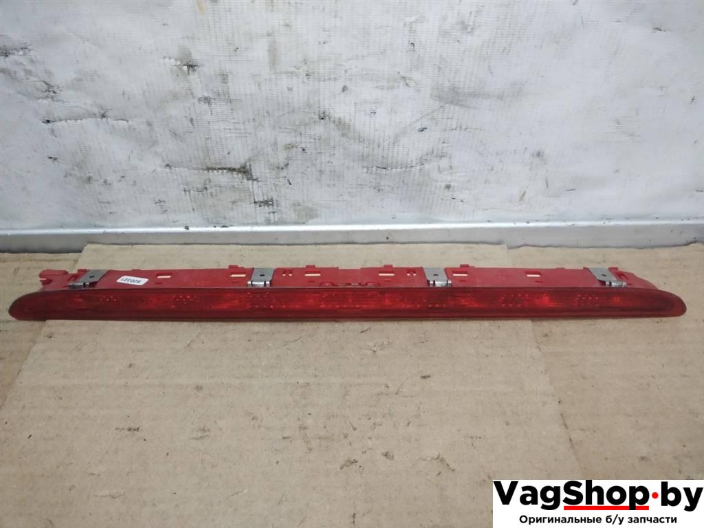 стоп-сигнал Volkswagen Touareg 2 поколение 2014, 3.6 л., FSI, CGR, бензин, АКПП, синий, внедорожник 5 дв., полный привод, 7P6945087A - фото №1