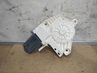 моторчик стеклоподъемника передний левый Volkswagen Touareg 2 поколение 2014, 3.6 л., FSI, CGR, бензин, АКПП, синий, внедорожник 5 дв., полный привод, 8K0959801B