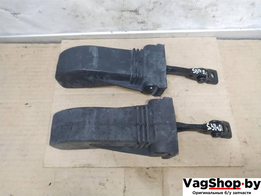 ограничитель открывания двери Volkswagen Touareg 2 поколение 2014, 3.6 л., FSI, CGR, бензин, АКПП, синий, внедорожник 5 дв., полный привод, 7P0837249 - фото №1