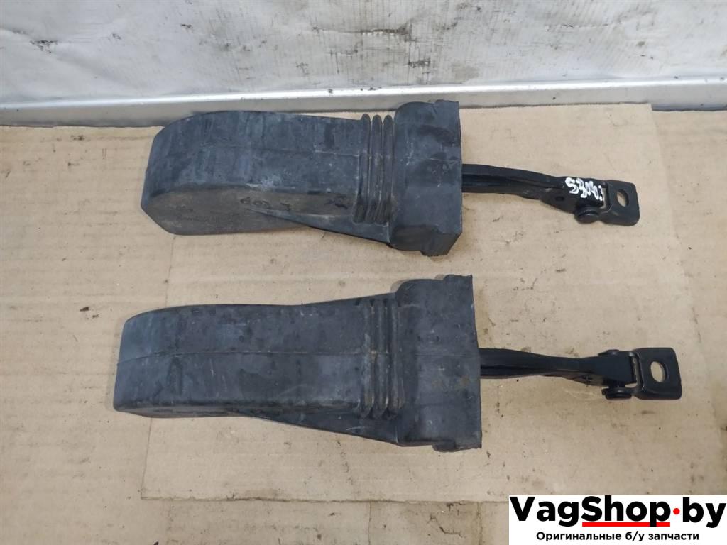 Ограничитель открывания двери задней Volkswagen Touareg 2 поколение 2014, 3.6 л., FSI, CGR, бензин, АКПП, синий, внедорожник 5 дв., полный привод, 7P0839249 - фото №1